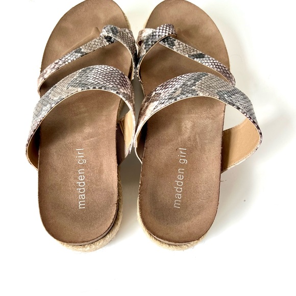 MADDEN GIRL Case Snakeskin Print Platform Espadrille Sandals—SZ. 9 - Picture 12 of 12